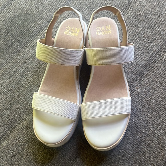 Madden NYC size 11 sandals - Picture 2 of 4